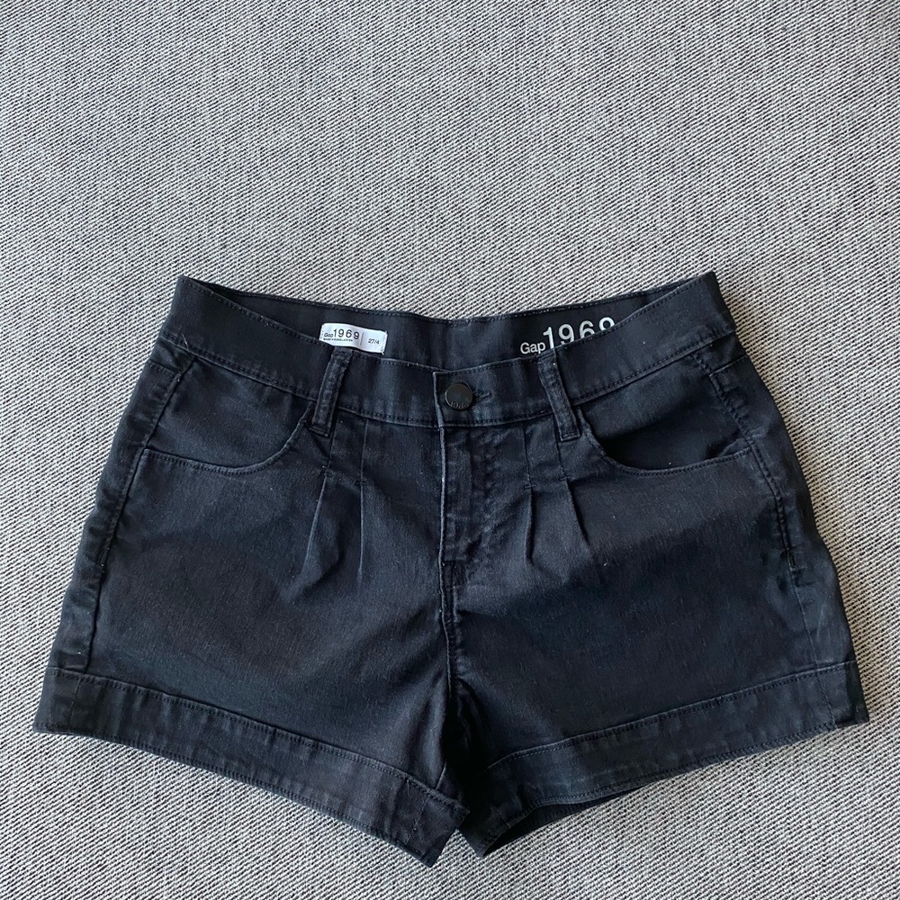 GAP black shorts